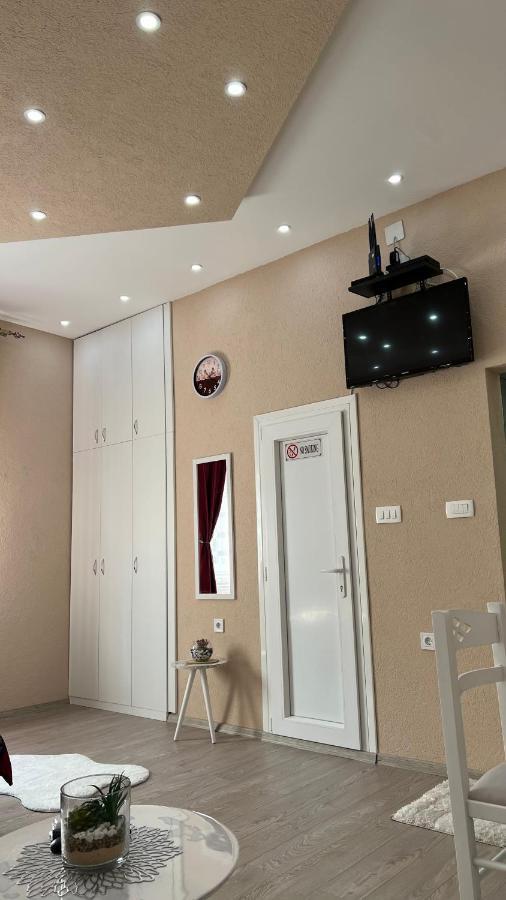 Apartment Downtown Podgorica Kültér fotó